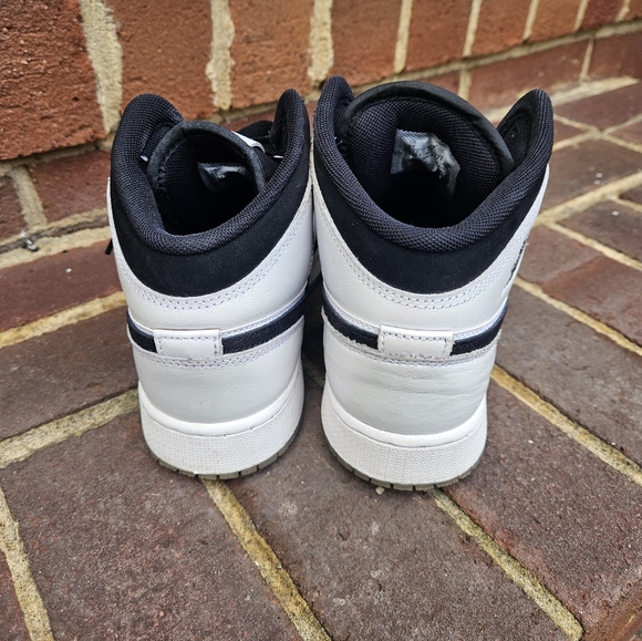 AIR JORDAN 1 MID SE ‘DIAMOND - Picture 6 of 6